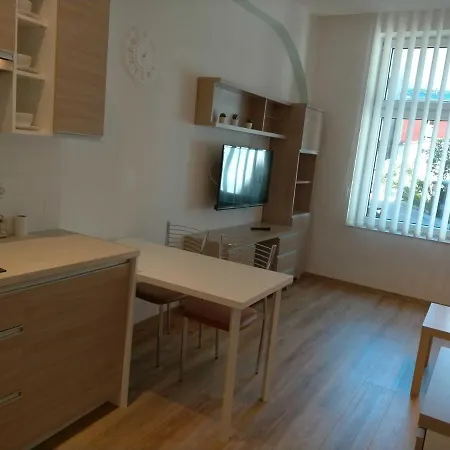 公寓 Cozy Place In *